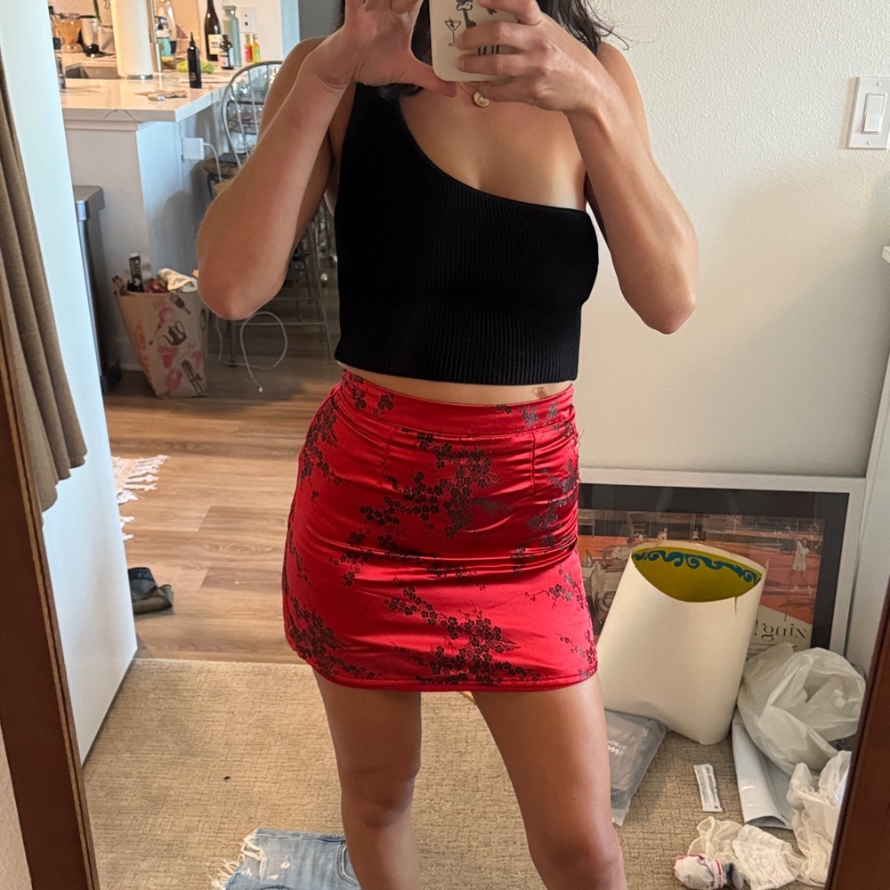 Tiger Mist Red and Black Floral Mini Skirt